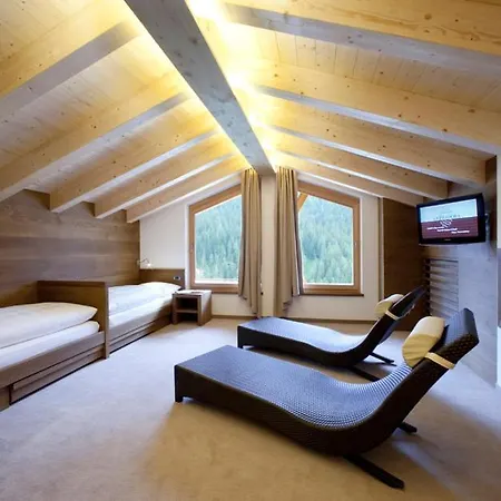 Hotel La Fradora - Dolomites