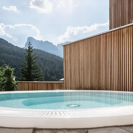 Hotel La Fradora - Dolomites 3*