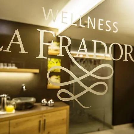 Hotel La Fradora - Dolomites San Cassiano (Badia)