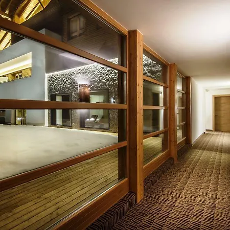 La Fradora - Dolomites 3*